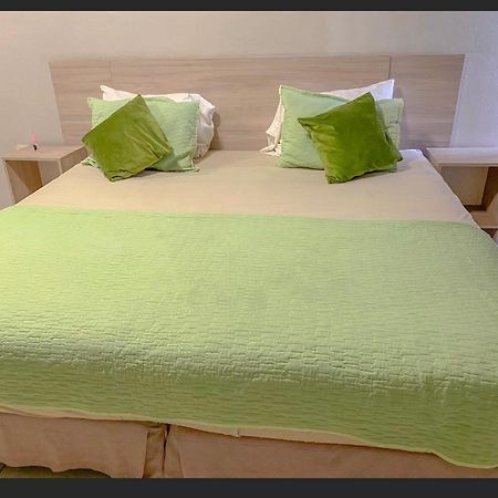 ホテル Canarias Bed & Breakfast サン・ロレンソ エクステリア 写真